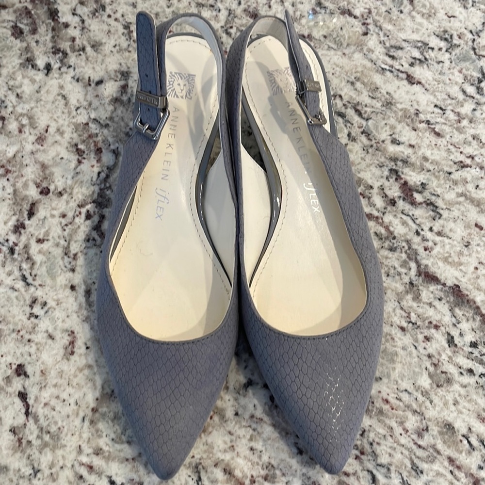 Anne Klein I flex heels.